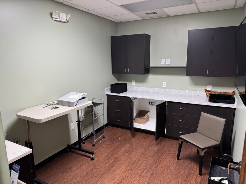 More Photos Of 10965 Winds Crossing Dr, Charlotte Medical For Sale