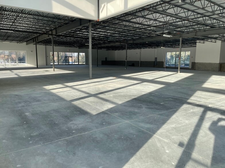 More Photos Of 29380 N Waukegan Rd, Green Oaks Freestanding For Sale