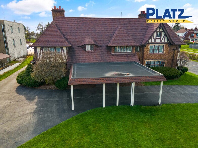 More Photos Of 1360 5th Ave, Youngstown Specialty For Sale