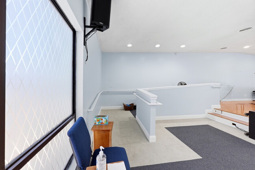 More Photos Of 415-421 W Pike St, Lawrenceville Office For Sale