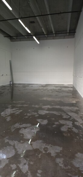 More Photos Of 19101 SW 108 Ave, Miami Industrial For Sale