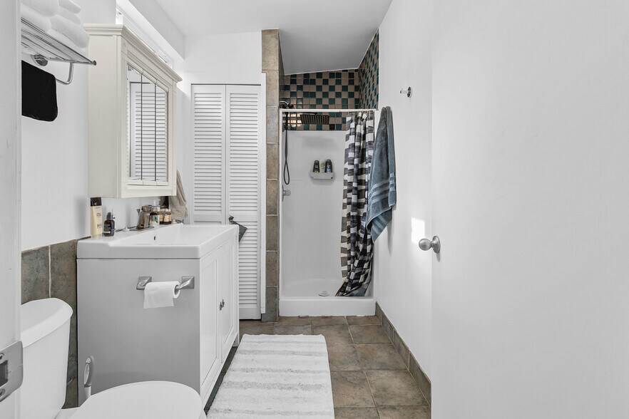 More Photos Of 883 Lighthouse Ave, Monterey General Retail For Sale