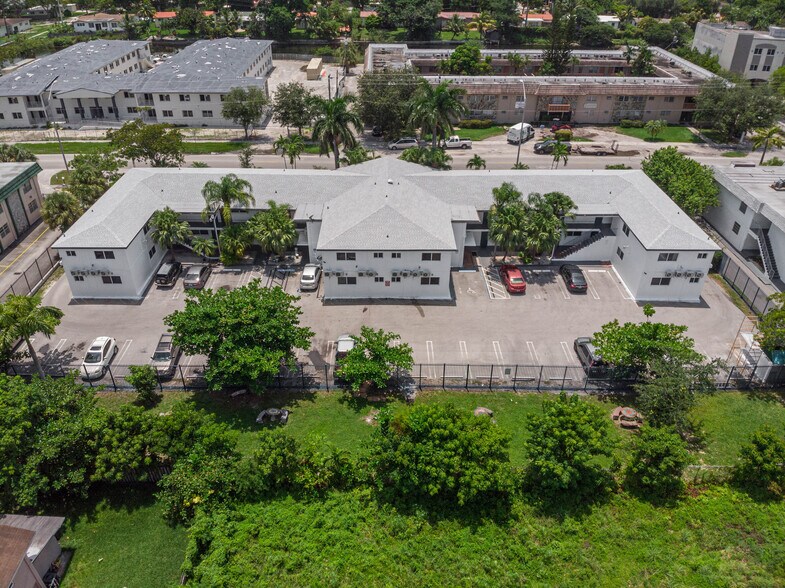 More Photos Of 13201 Memorial Hwy, North Miami Apartments For Sale