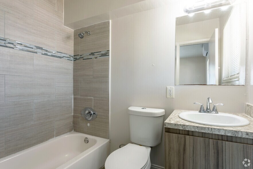 More Photos Of 2781 SW 2nd St, Fort Lauderdale Apartments For Sale