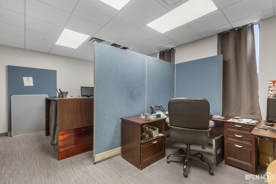 More Photos Of 915 9th St, Wichita Falls Office For Sale