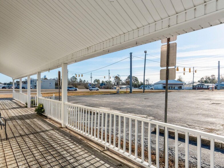 More Photos Of 1702 S Madison St, Whiteville Freestanding For Sale
