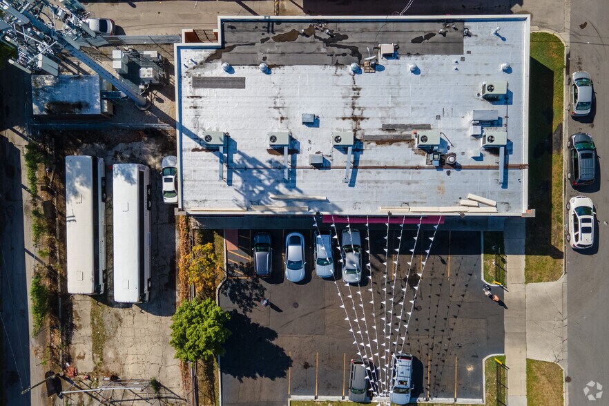More Photos Of 5427-5433 W Chicago Ave, Chicago Freestanding For Lease