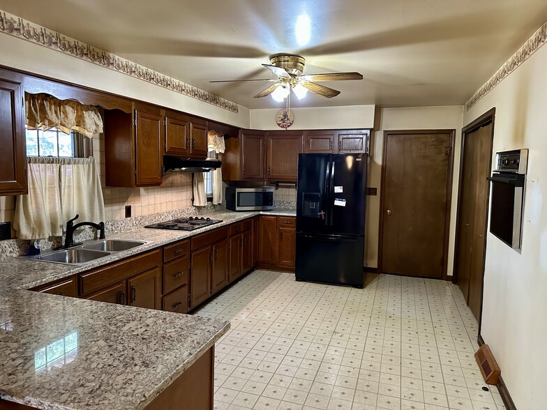 More Photos Of 5264 Pulaski Hwy, Perryville Office For Sale