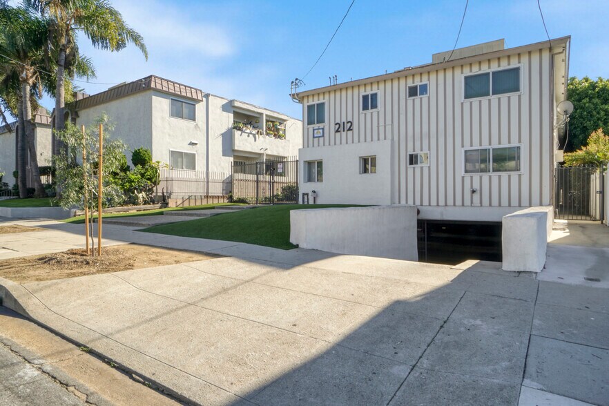 More Photos Of 212 E Tamarack Ave, Inglewood Apartments For Sale