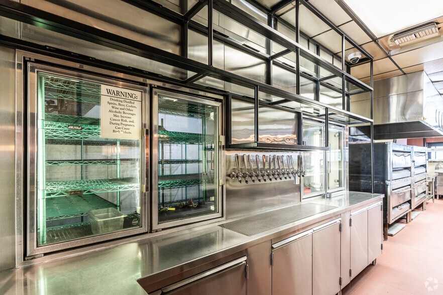 More Photos Of 1535-1541 Giammona Dr, Walnut Creek Storefront For Sale