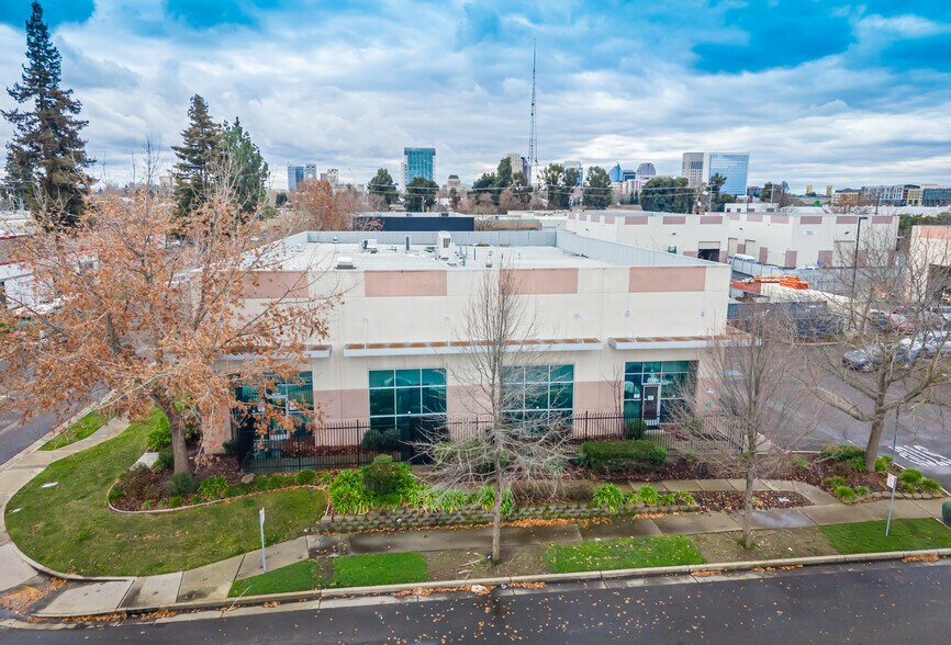 More Photos Of 1030 N D St, Sacramento Light Manufacturing For Sale