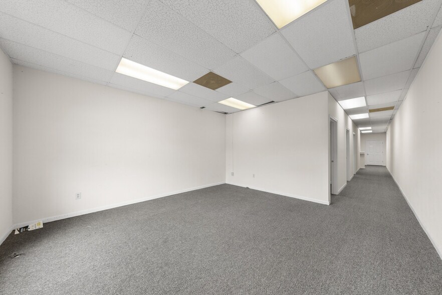 More Photos Of 1405-1437 Freeway Dr, Reidsville General Retail For Lease