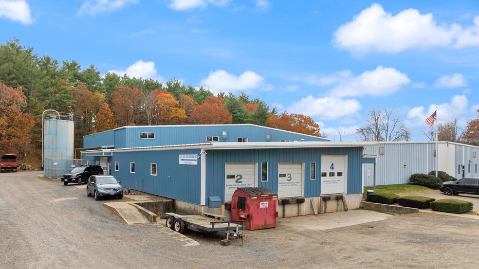 More Photos Of 10 Fernwood Lake Ave, Gloucester Warehouse For Lease