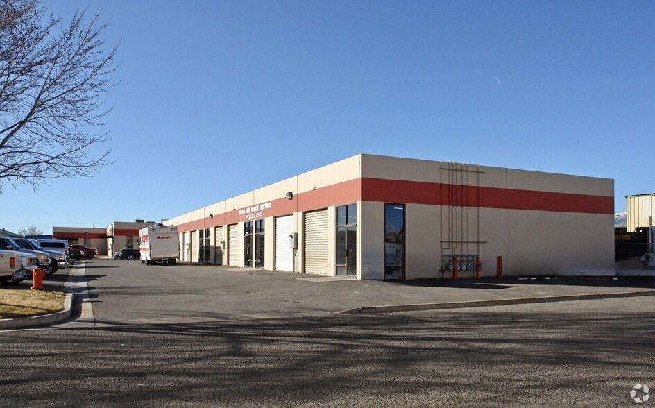 More Photos Of 1233-1267 Gator Way, Sparks Warehouse For Lease