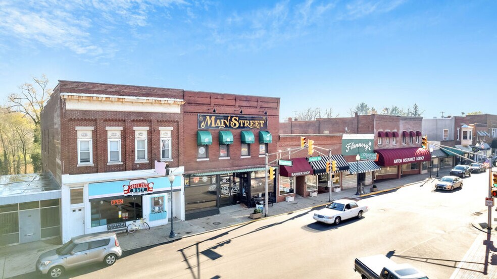 More Photos Of 119 S Calumet Ave, Chesterton Storefront Retail Residential For Lease