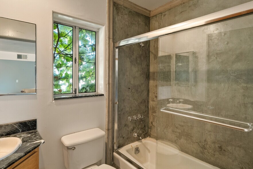 More Photos Of 3111 Ocean Front Walk, Marina Del Rey Apartments For Sale