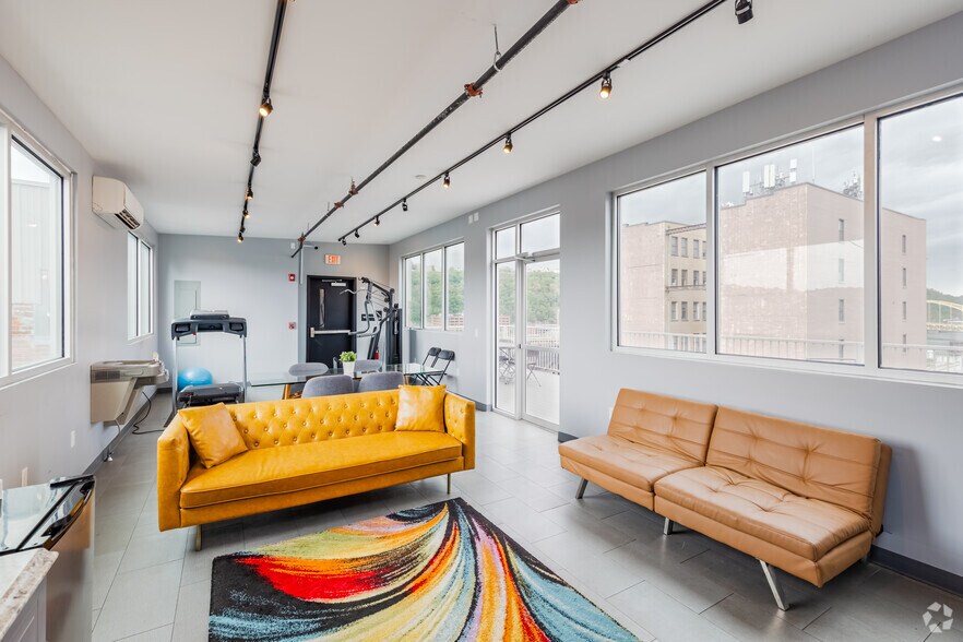 More Photos Of 432-440 1st Ave, Pittsburgh Apartments For Lease