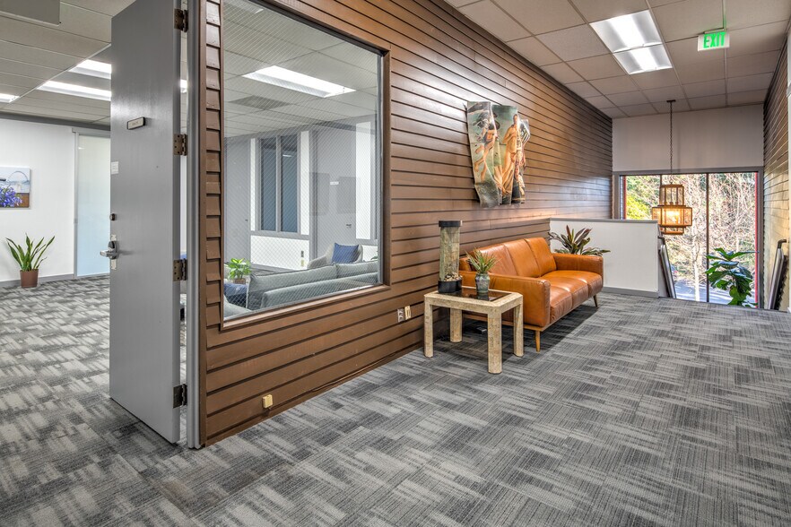 More Photos Of 2265 116th Ave NE, Bellevue Office For Lease