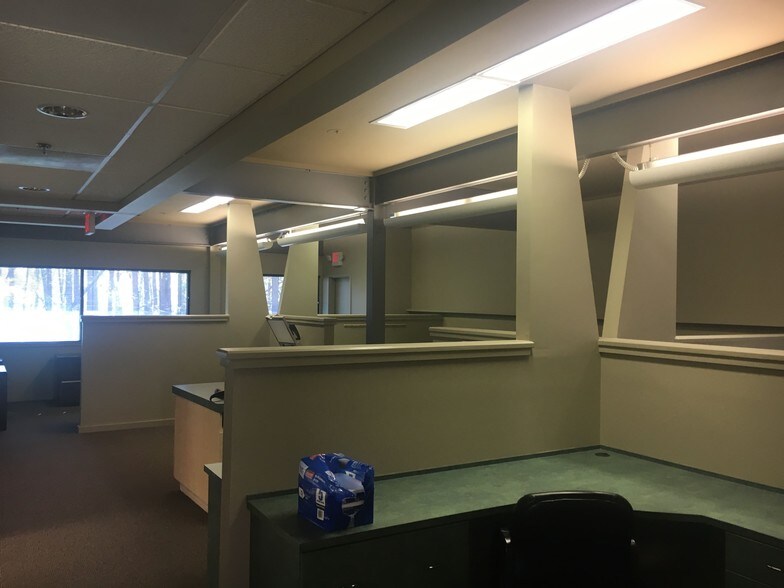 More Photos Of 5 Dunmore Ct, Hilton Head Office Residential For Sale