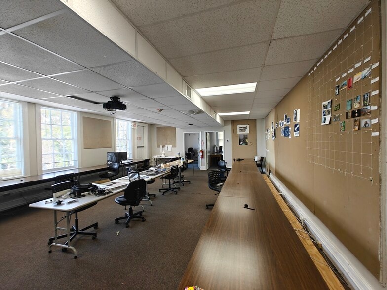 More Photos Of 1115 College Dr, Gaffney Specialty For Sale
