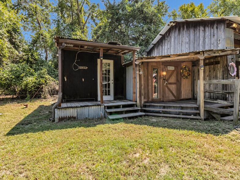 More Photos Of 750 N US Highway 287, Palestine Multifamily For Sale