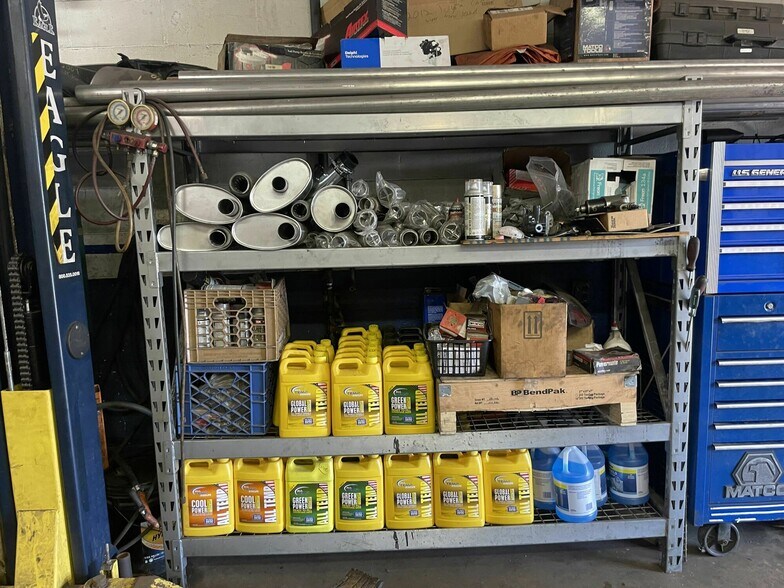 More Photos Of 635 Burnham Ave, Calumet City Auto Repair For Sale