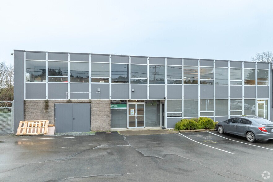 More Photos Of 2600 W Commodore Way, Seattle Manufacturing For Lease