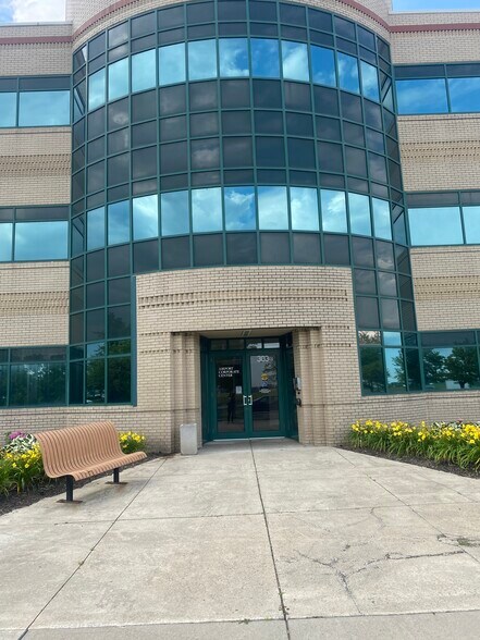 More Photos Of 303 Corporate Center Dr, Vandalia Office For Lease