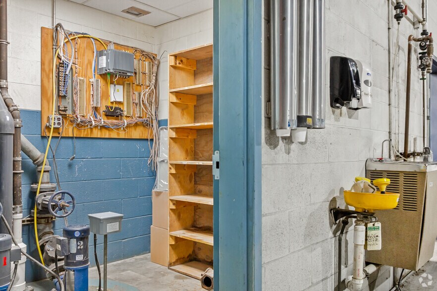 More Photos Of One Shenandoah Valley Dr, Strasburg Unknown For Lease