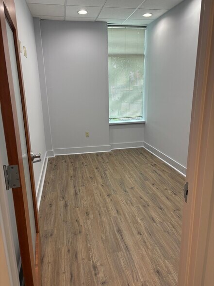 More Photos Of 913 Ridgebrook Rd, Sparks Medical For Sale