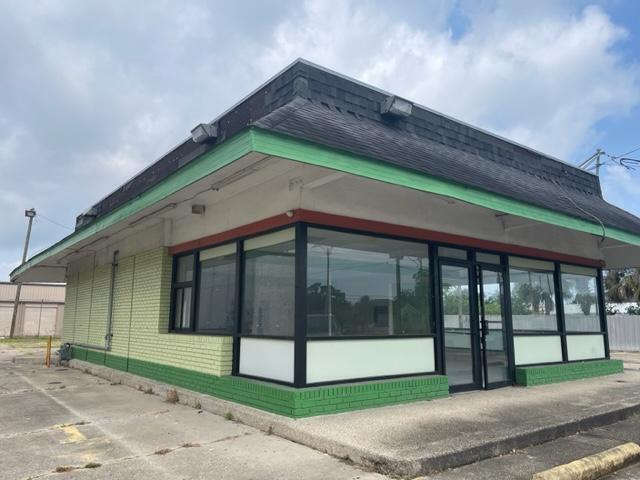 More Photos Of 7100 Downman Rd, New Orleans Freestanding For Sale