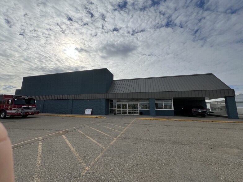 More Photos Of 1625 US Highway 61 N, Lancaster Warehouse For Sale