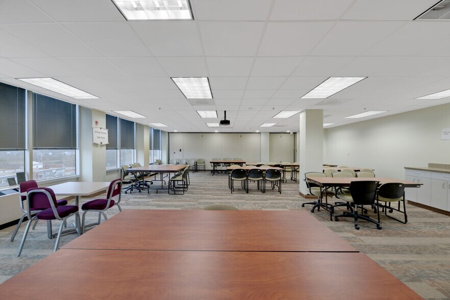 More Photos Of 4235 28th Ave, Marlow Heights Office For Sale