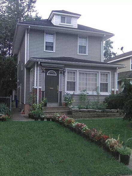 More Photos Of 2038 Grant Ave, Philadelphia Specialty For Sale