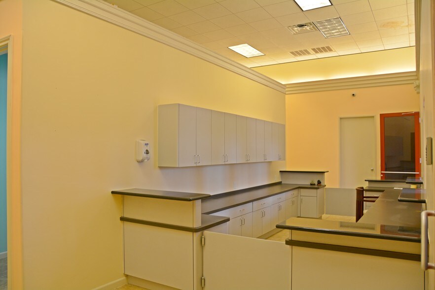 More Photos Of 12112 Bellaire Blvd, Houston Medical For Lease