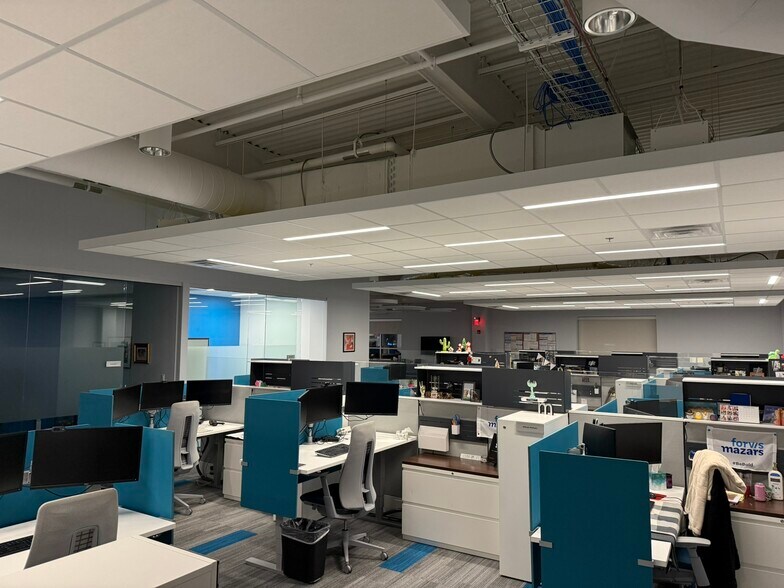 More Photos Of 3253 E Chestnut Expy, Springfield Office For Lease