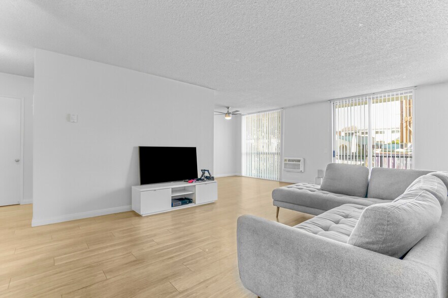 More Photos Of 8011 Romaine St, Los Angeles Apartments For Sale