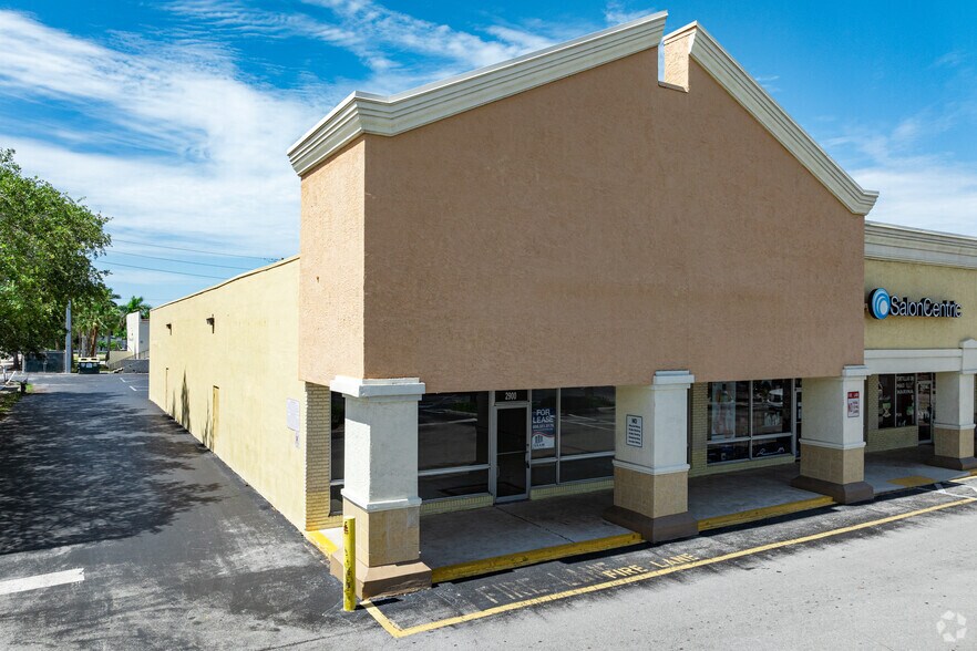 More Photos Of 2620-2896 Tamiami Trl, Naples Unknown For Lease