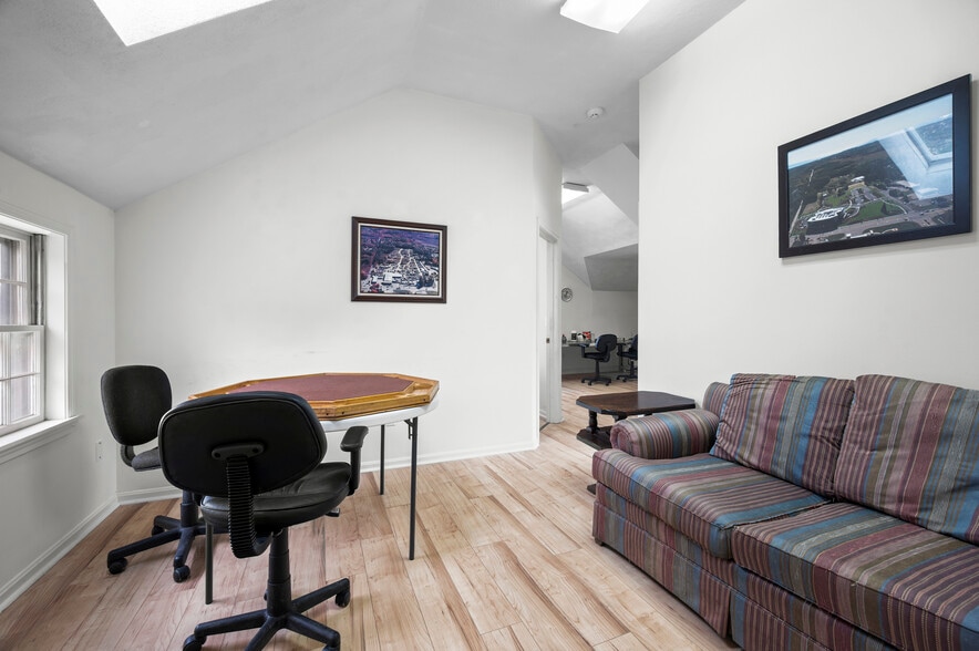 More Photos Of 2425 Lafayette Rd, Portsmouth Office Residential For Sale