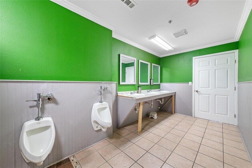 More Photos Of 3300 Milam Dr, Brownwood Industrial For Sale