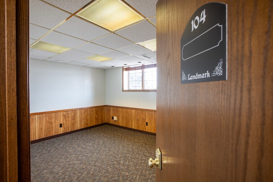 More Photos Of 1411 W Dakota Pkwy, Williston Office For Lease
