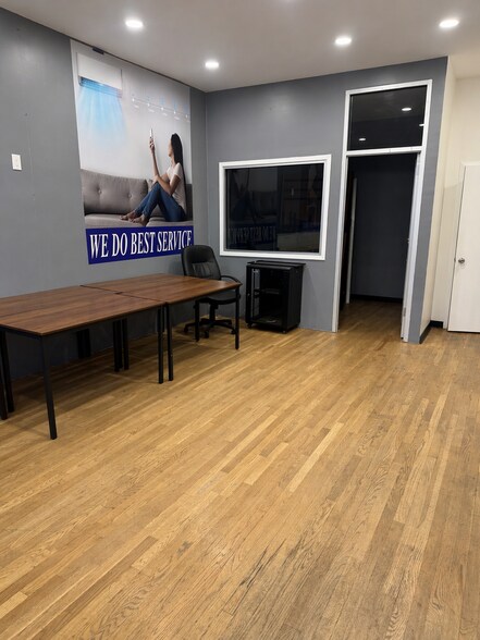 More Photos Of 139-27 Queens Blvd, Jamaica Office For Lease