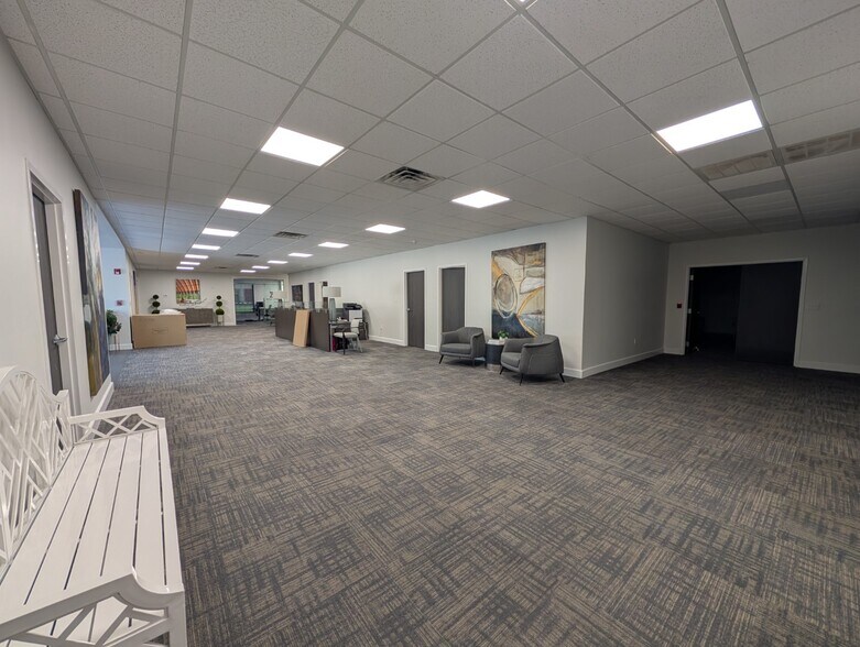 More Photos Of 2100 Brookwood Dr, Little Rock Office For Lease