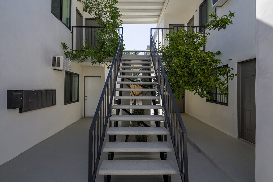More Photos Of 7323 Valmont St, Tujunga Apartments For Sale
