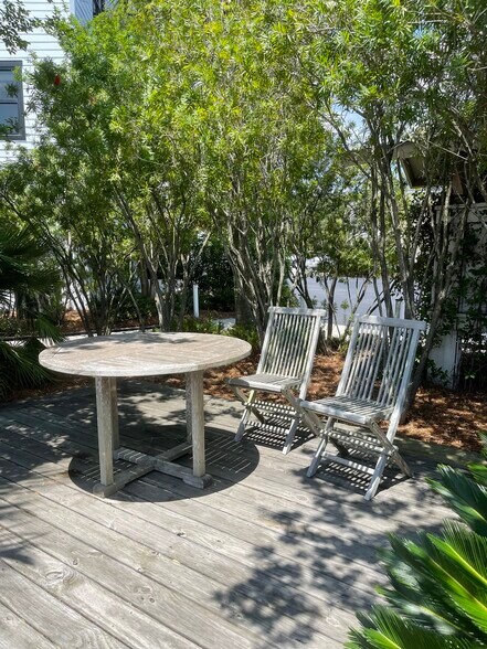 More Photos Of 670 Marina Dr, Charleston Office For Lease