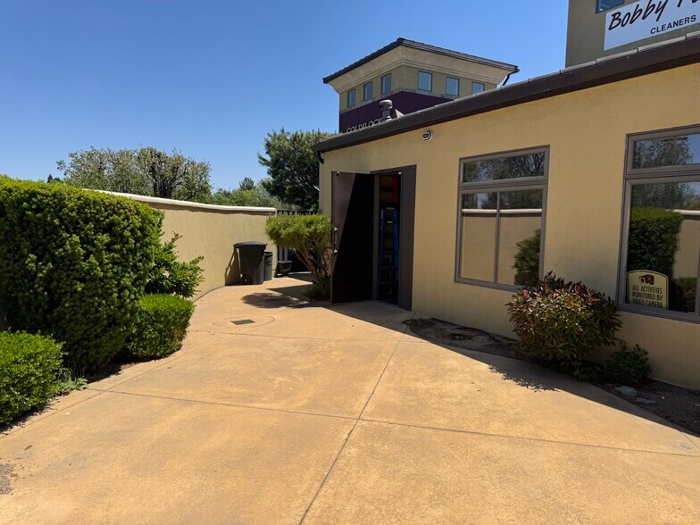 More Photos Of 6950 S McCarran Blvd, Reno Unknown For Lease