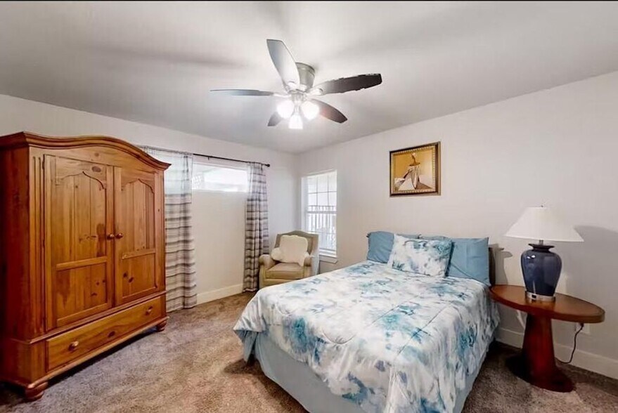 More Photos Of 6325 Riverview Way, Houston Apartments For Sale