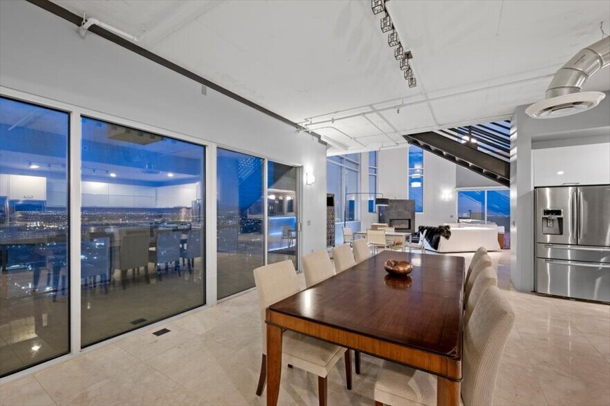 More Photos Of 900 S Las Vegas Blvd, Las Vegas Apartments For Sale