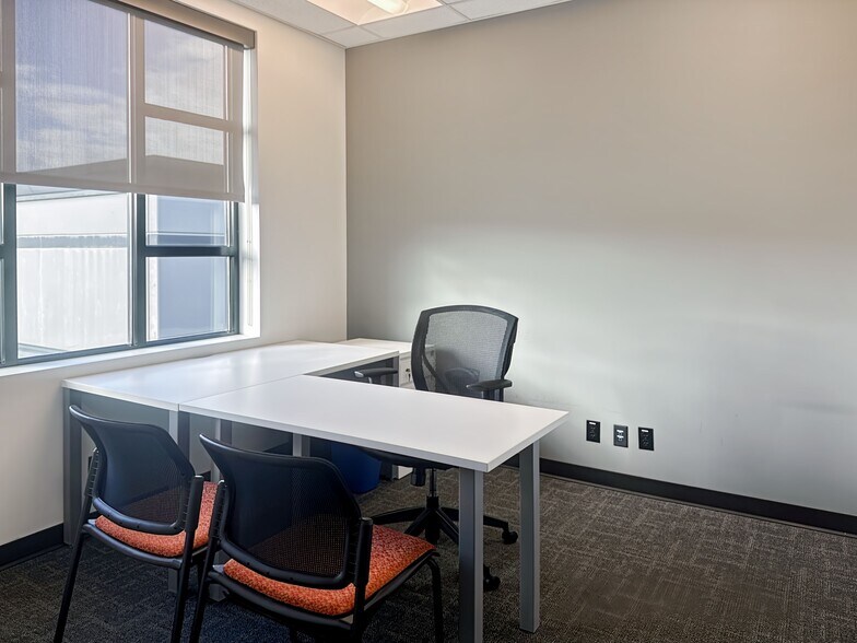 More Photos Of 15300 Croydon Dr, Surrey Coworking Space