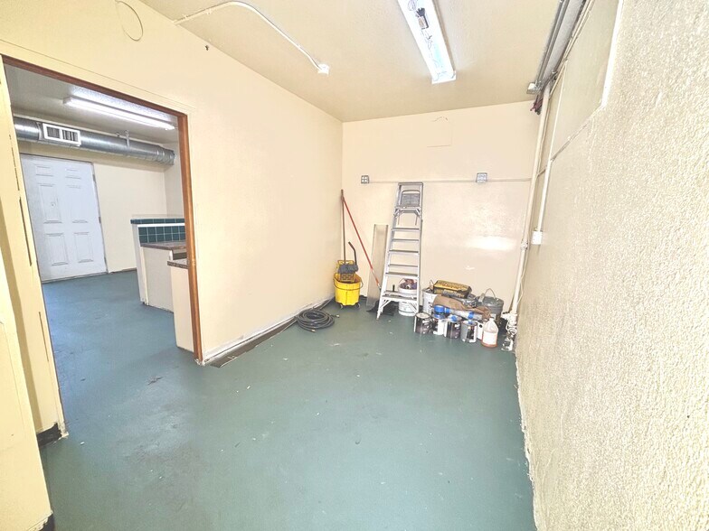 More Photos Of 3210-3236 SE 50th Ave, Portland Storefront Retail Office For Lease